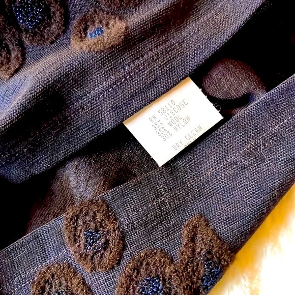 Francesca Caretti wool-blend long dress with beautiful appliqués. Size 10. - Picture 8 of 8